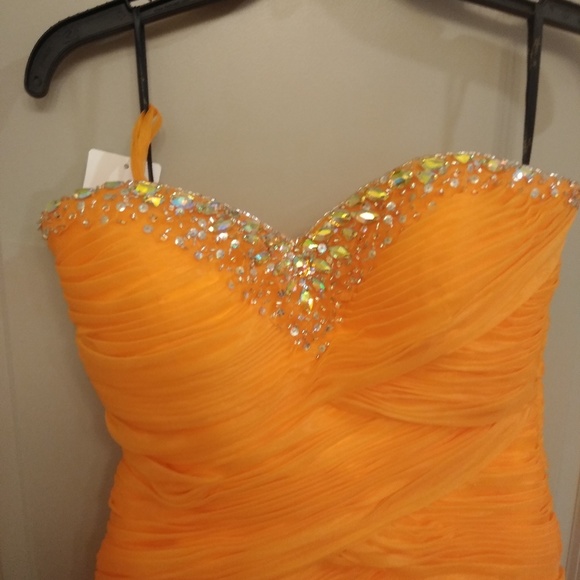 Prom dress - Picture 6 of 7